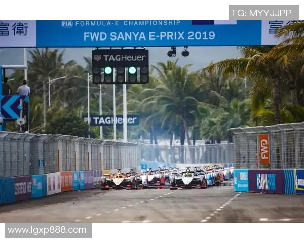 电动方程式赛场上的静音风暴与极速碰撞之美